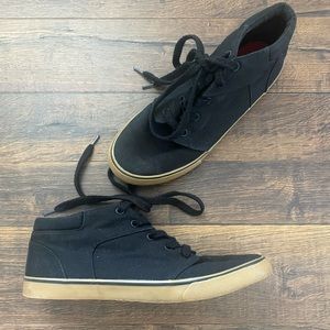 Boys Old Navy Black hi top shoe